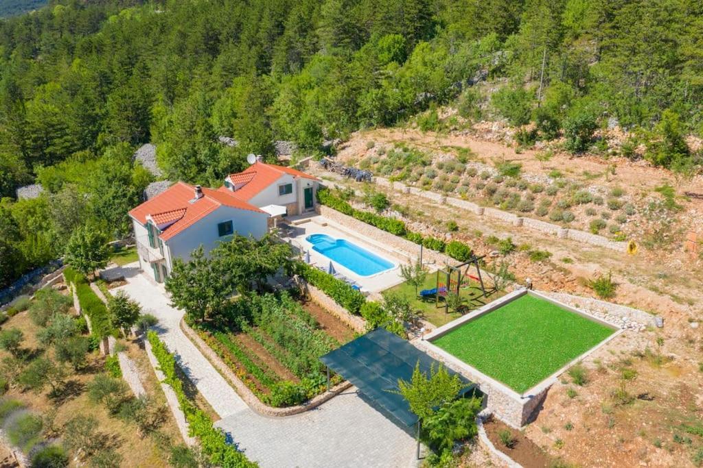 Three-Bedroom Villa With Private Pool Lovreć Buitenkant foto